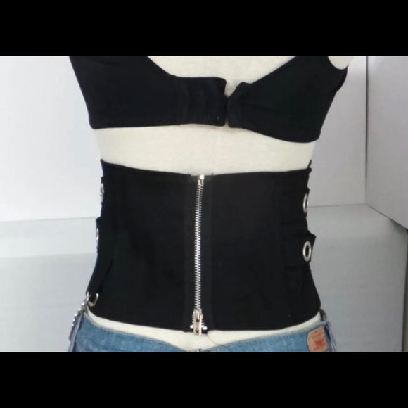 The coveted Tripp cincher - Picture 5 of 7